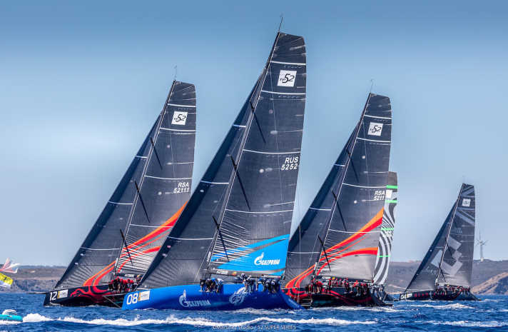  Easy to recognise in this picture: The two "Phoenix" yachts of Hasso and Tina Plattner in the same look