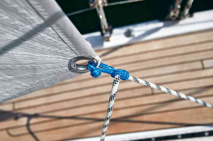 Long rope shackle as prusik