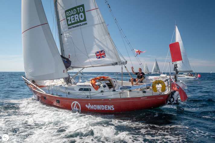  Simon Curwen beim Start auf seiner Biscay 36 “Clara”