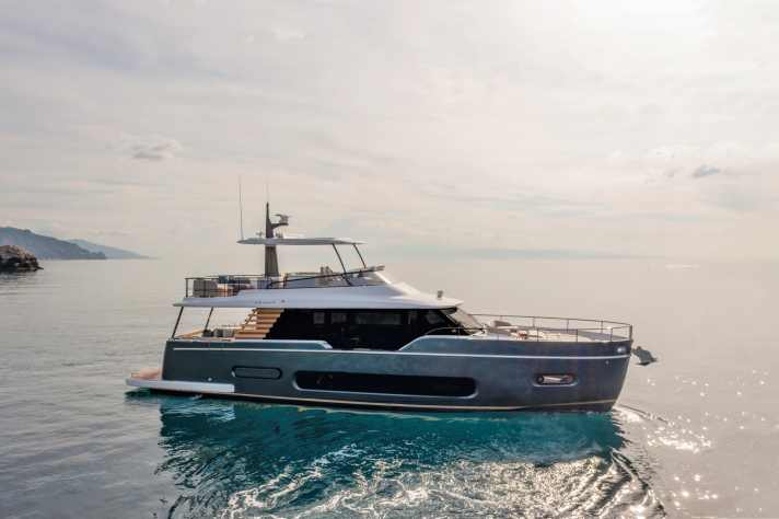 In der Kategorie “Motoryachten bis 20 m” gewinnt die Azimut Magellano 60