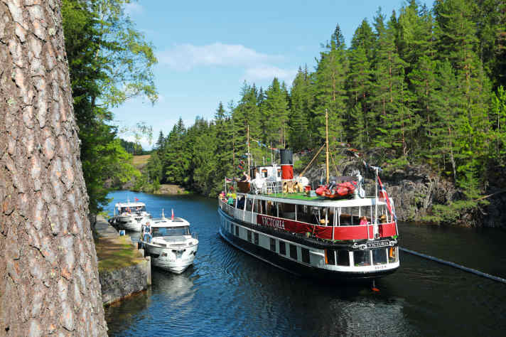  There may be an hour's wait at the Vrangfoss lock stairs if one of the steamboats is in the chamber
