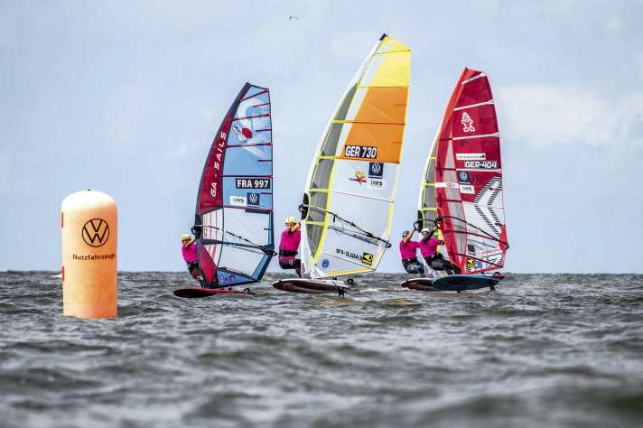 Im Deutschen Windsurfcup surft Lars Poggemann (GER 730) schon regelmäßig auf Spitzenpositionen – international sammelt er aktuell noch Erfahrung.