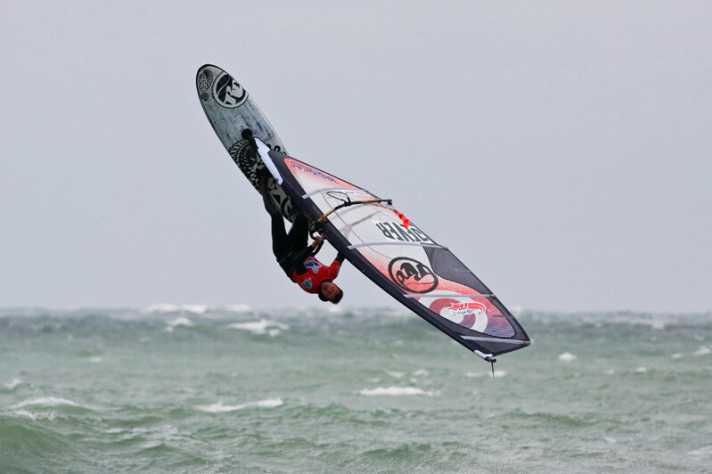 With Lars, you don't need logos in the sail to identify him. The height of the jumps speaks for itself.