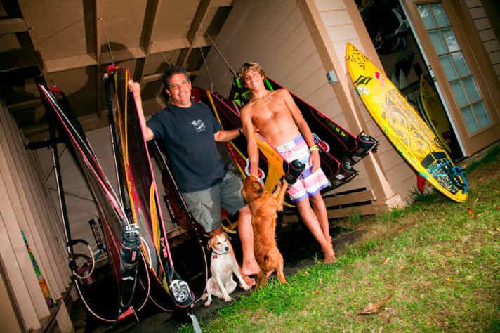 Kai's father Martin (left) is also a manager. With his talent, looks and charming manner, Kai is a popular figure for many companies.