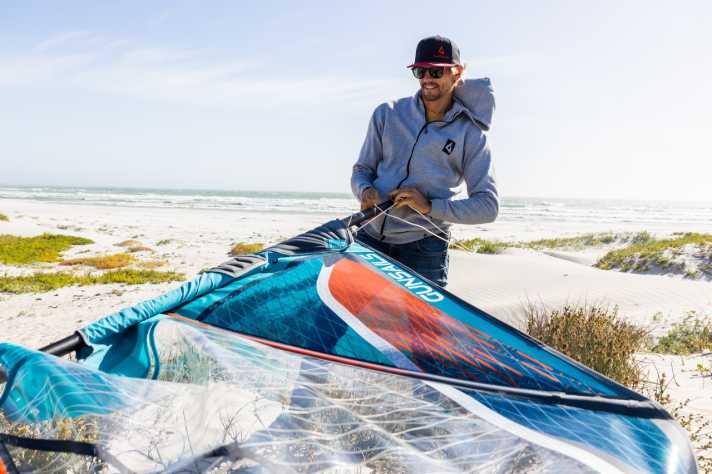 Florian Jung shows you how to improve your wave skills in Cape Town and Klitmøller.