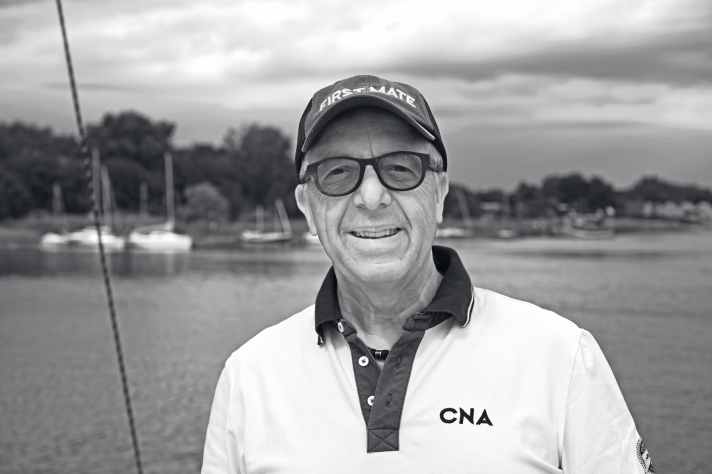 Andreas Beuster : à 61 ans, il gère depuis 2010 l'hôtel-restaurant "Seensucht" au bord du lac Goitzschee. Ses idées inhabituelles attirent des clients de vastes zones de chalandise. Il aime passer l'été sur son deuxième bateau "Dienstreise" au bord de la Méditerranée.