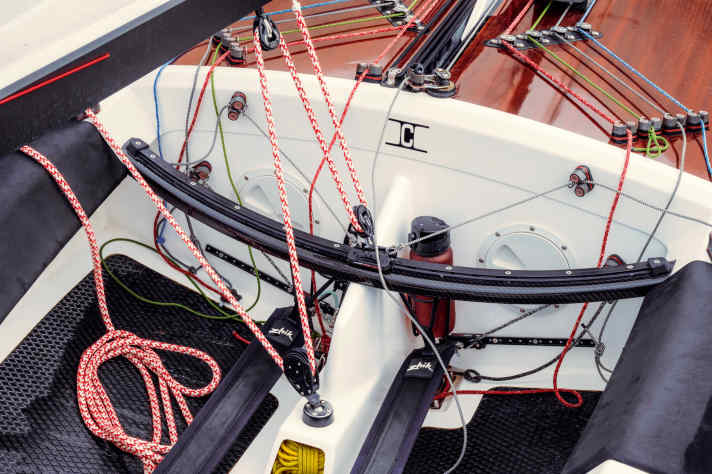 Today, state-of-the-art materials such as GRP, carbon and aluminium are permitted in the production of the OK dinghy