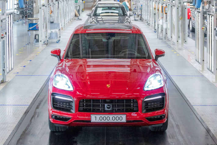 2022_06_Eine-Million-Cayenne