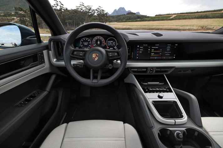 2023_04_Porsche-Cayenne-Coupe-2023-Innenraum