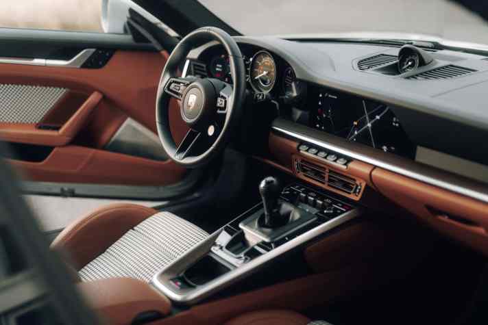 2023_09_Porsche-911-Sport-Classic-Innenraum
