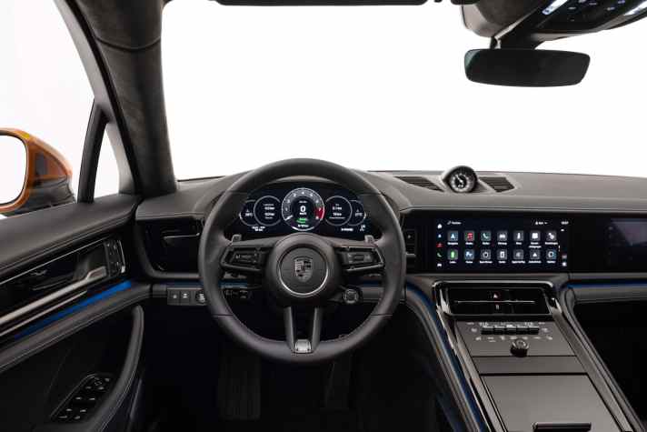 2023_12_Porsche-Panamera-Innenraum