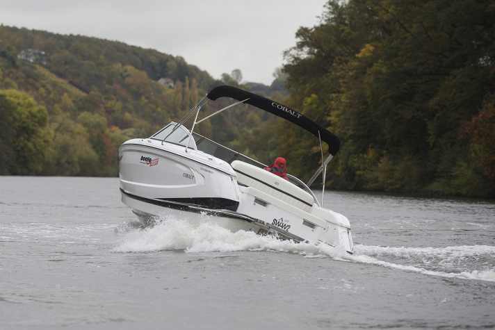 Boat test Cobalt A25 on the Main