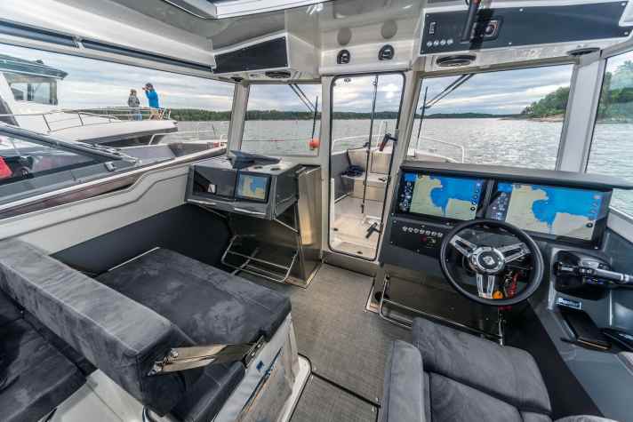 Buster Phantom Cabin