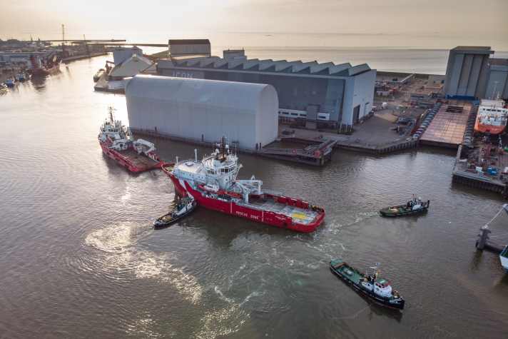 Bei Icon in Harlingen soll aus dem 66 Meter langen Offshore-Versorger „Ocean Ness“ das 70-Meter-Projekt „Master“ werden. | .