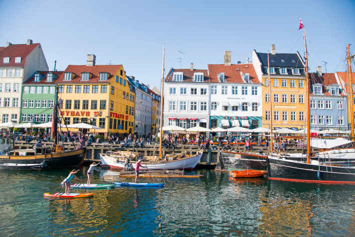 Small pre-race training: In September, the best SUP teams in the world will compete for the World Championships against this impressive backdrop.