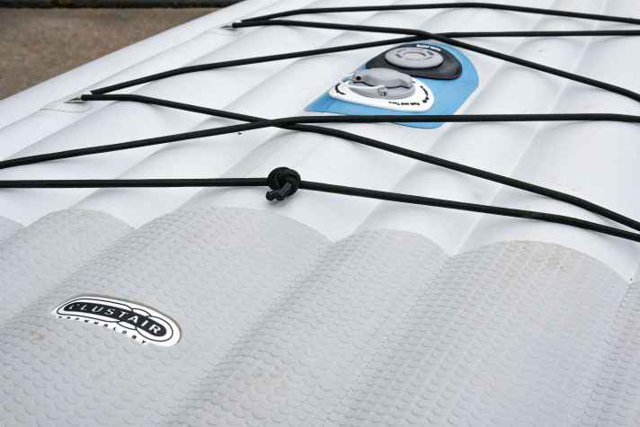 Practical: the luggage net of the Tripstix Humpback
