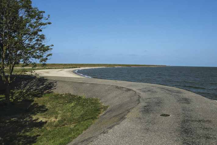 Trintelhafen: Surfspot auf dem Verbindungsdeich Lelystad–Enkhuizen.