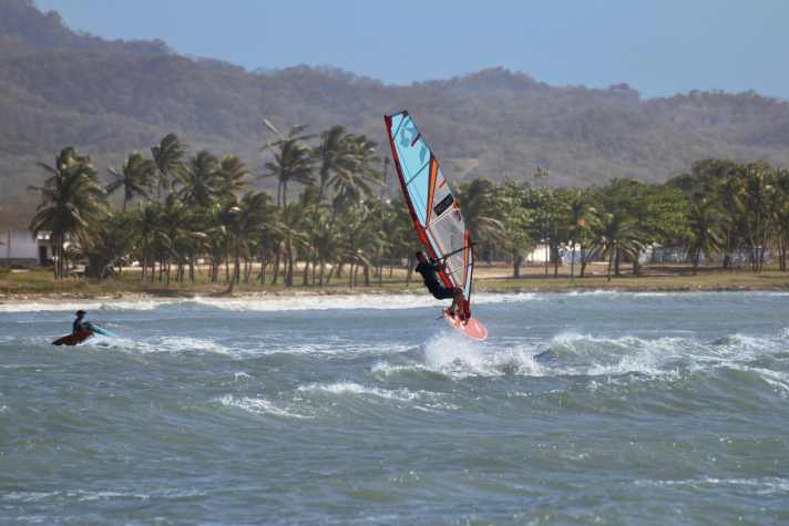 Sideshore, kleine  Wellen mit viel Abstand und glattem Wasser dazwischen – in  „little Jeri“ hatte  Spotreporter Genkel besonders viel Spaß.