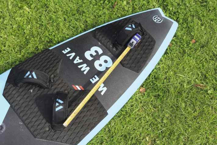 We One We Wave 83: narrow stance