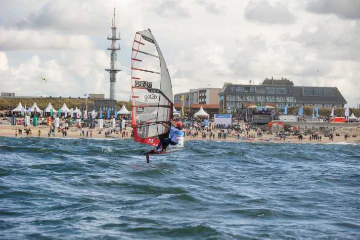 In front of his home crowd, Michele Becker showed that he has arrived at the top of the world.