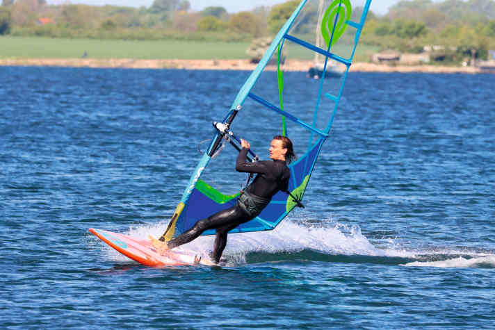 Tack windsurfing