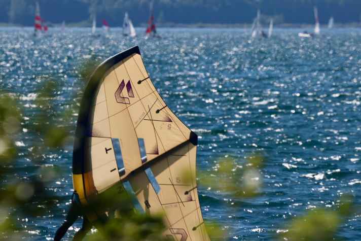 Sailing, wings, windsurfing - all types of water sports come together at Lake Berzdorf