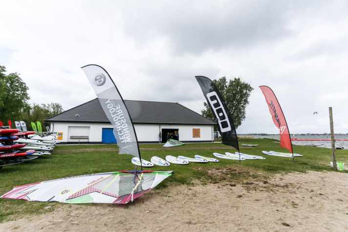 Verleih, Schule, Restaurant und vieles mehr: Strand Horst hat alles, was das Surfer-Herz begehrt.