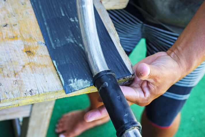 Place the facing so that the cut edge is on the inside of the fork.