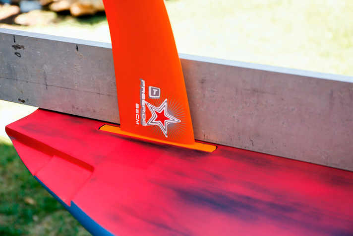 Tabou Rocket and 3S are the two unequal Tabou brothers, the Rocket's rocker line is correspondingly performance-orientated and flat and the 3S has a little more tail kick (in the photo)