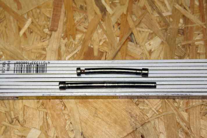 The bolts are often no longer completely straight and must be straightened before installation.
