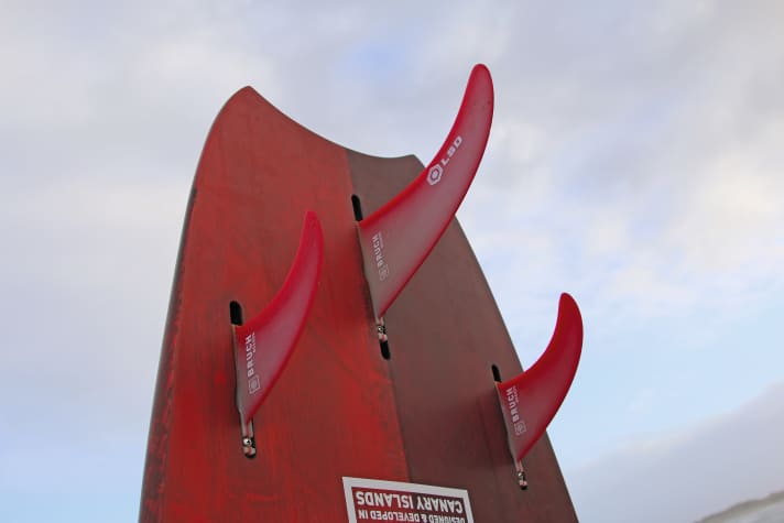   The rear of the Bruch Happy is quite wide, the thruster fins sit in three US boxes