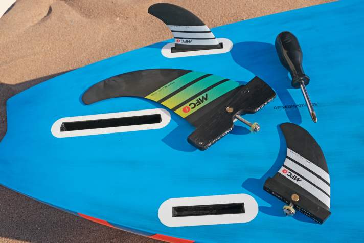 Side fins with Mini Tulttlebox (right).