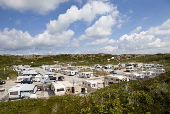 Mitten in den Sylter Dünen campen und zwei Spots in der Nähe: Der Campingplatz in Hörnum