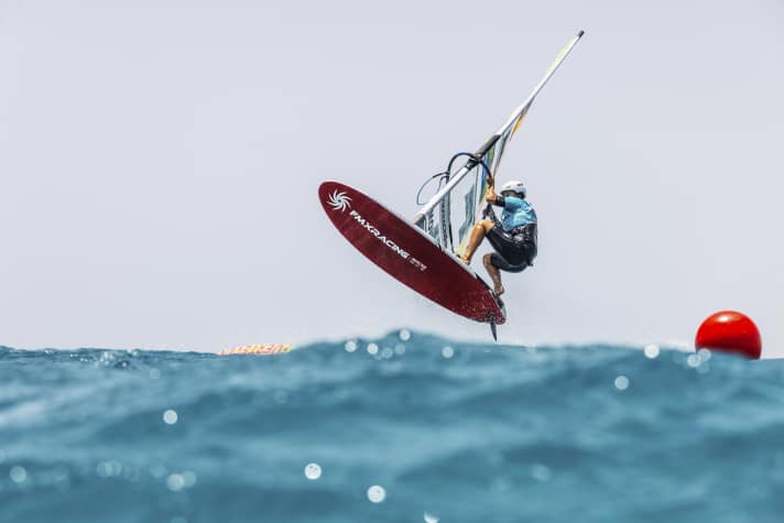 Auch auf der Finne eine Macht: Auf Fuerte wurde Justine Lemeteyer dieses Jahr bereits Vizeweltmeisterin in der neuen Disziplin Slalom X