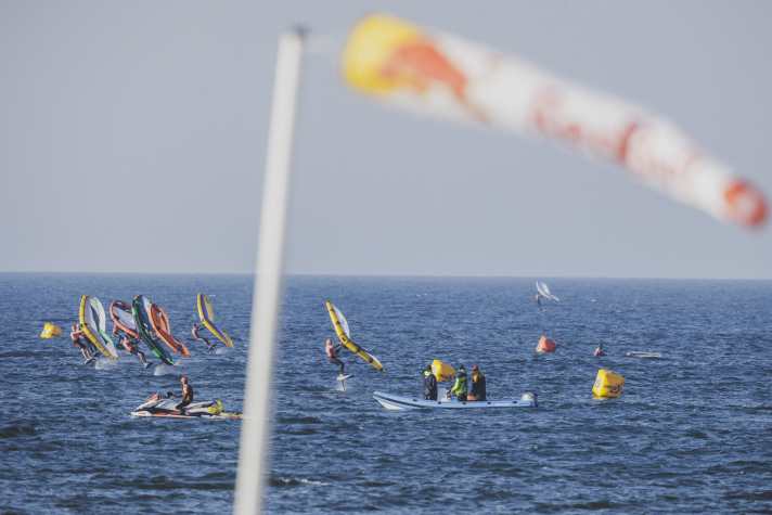 surf/gwa23-hvide-sande-day-6-m4a7574-lukas-k-stiller-62_0309152ac97e87a206eeae595b868e84