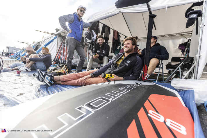 After a flat day at the beginning, the action in Japan is slowly picking up speed