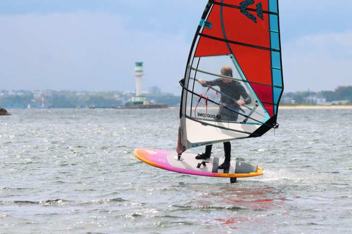Whether motorised with wing or sail, the Fanatic Bee offers a wide range of uses