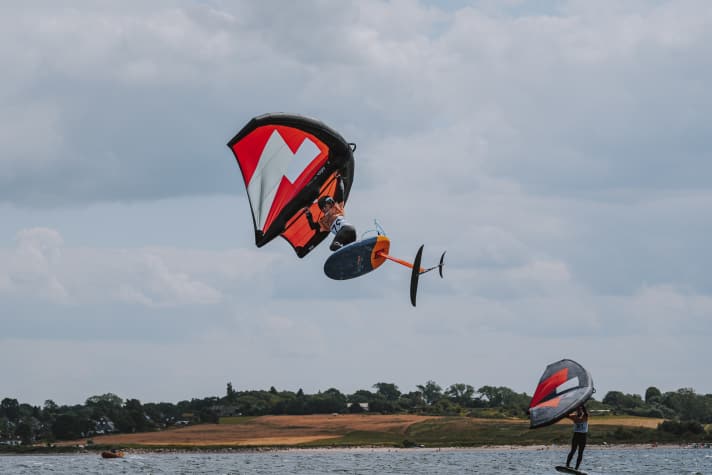 There was not enough wind for a freestyle contest this time. This will be organised at the next edition of the Winger of the Sea