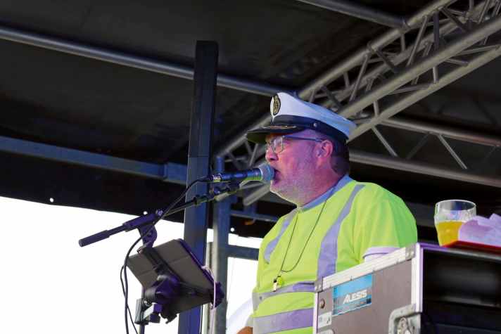 A must at the harbour festival in Mommark, Denmark: Sitting on poles! 
Mathias Weis Jacobsen (27) and Casper Vejen Nielsen (30) as well as Sander Cederholm Lemming (23) and 32-year-old ex-soldier Kevin Marek Esbjerg took part in this year's 72-hour challenge. He went to the pile with high ambitions, explaining in advance: "My motivation comes from my children, to whom I want to show that you should never give up, no matter how strange or difficult a challenge looks." 
While the festival is going on and the harbour master is happily singing songs (and providing the pole-sitters with breakfast in the morning), the four candidates are only allowed to leave their pole twice for 15 minutes each within 24 hours. Urinating in the harbour basin is forbidden, and not falling down while sleeping is considered a major challenge. But the suffering is worth it: the prize money is a whopping 20,000 Danish kroner. 

Incidentally, the record for sitting on a pole is 196 days, or 4,346 hours. This was set in 2002 at Heide Park Soltau by Daniel Baraniuk. 

#pile sitting #mommark #mommarkmarina #havnefestmommark #havnefest #harbour festival #tradition #denmark #harbour master #pile sitting