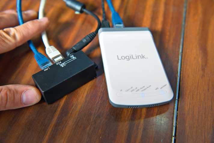 Gekoppelt. Über einen Router können auch zusätzliche Geräte wie Smartphones, Tablets oder Kartenplotter ins Netz gelangen