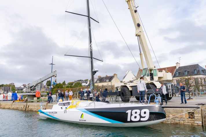 Die neue Class 40 „Meganisi“ bei ihrer Erstwasserung