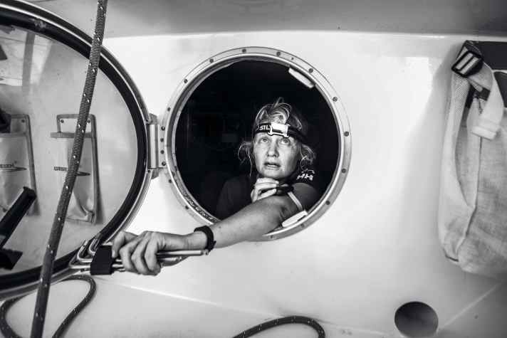  Schöne Studie der Britin bei ihrer Vendée-Globe-Premiere von Fotograf Richard Langdon