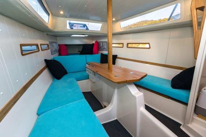   Solid construction and space for up to four sailors: the Coast 250 below deck