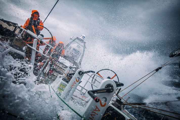   Colder, wetter, Southern Ocean. Stu Bannatyne fights Alvimedica through the waves