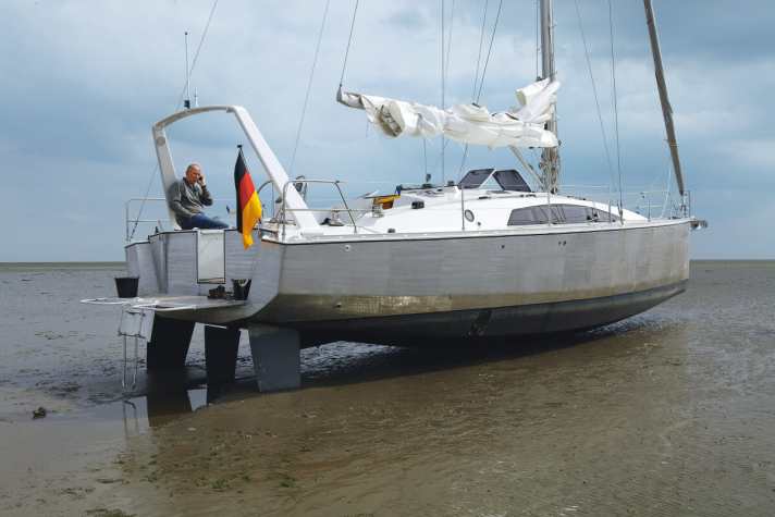   Folding bathing platform, three rudder blades, equipment carrier: the owner gets what he wants