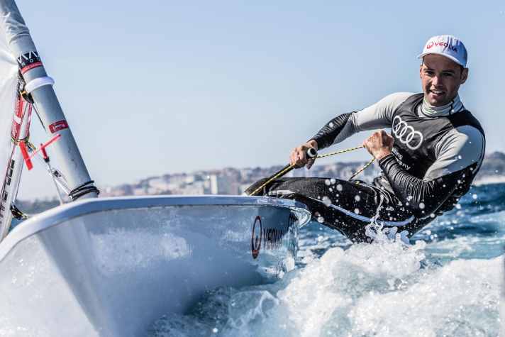   A concentrated load of sailing pleasure: Philipp Buhl in the Laser