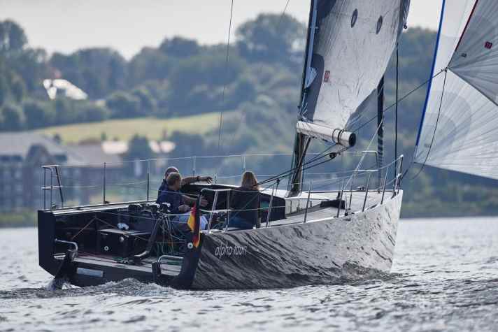   A striking shape: The waterline is as wide as possible due to the deep chines, the boat is only a road-friendly 2.55 metres narrow