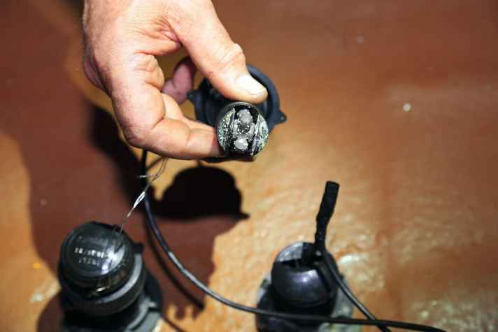 Can help: Pull the logger out of the socket and remove any dirt