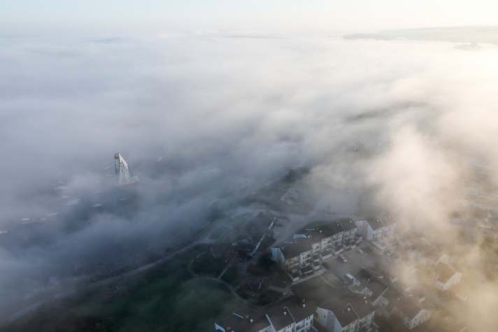   Fog, counter-current and doldrums made the final phase of the eighth leg a battle of nerves