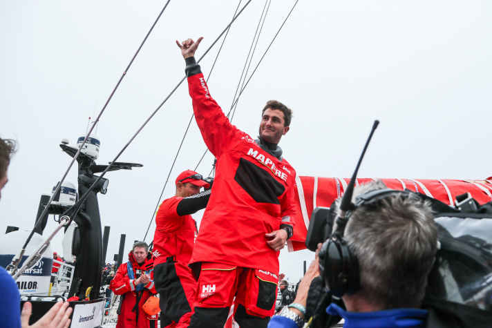   Is he already dreaming of the triple? Mapfre's helmsman and trimmer Blair Tuke is in a long-distance duel with his 49er helmsman, friend, Olympic champion and America's Cup winner Peter Burling for the coveted triple crown. Can the New Zealander become the first sailor in history to complete his collection of titles with Mapfre and win the Volvo Ocean Race after his Olympic victory and America's Cup triumph? Peter Burling is a little further away from this possible triple in the Brunel team...